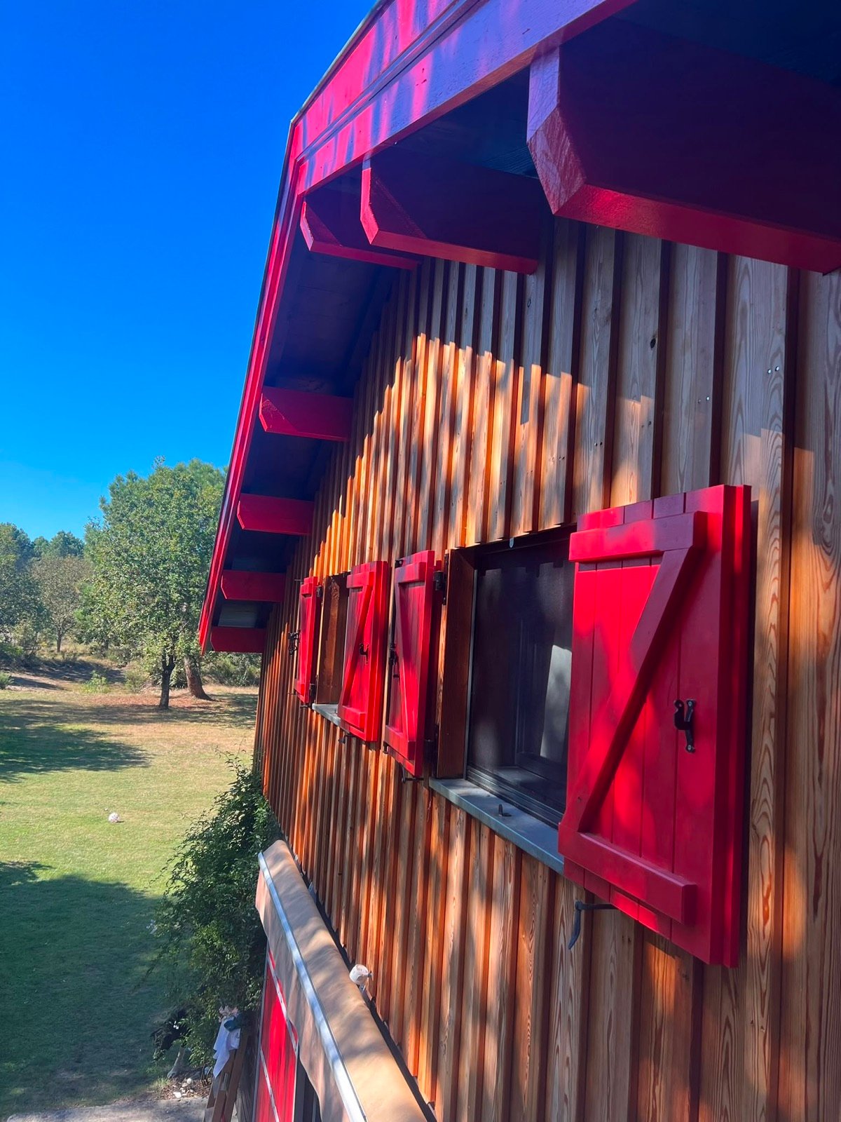 Rénovation des peintures sur chalet